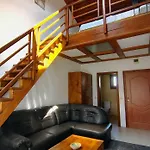 Homely * בנסקו