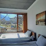 Homely * בנסקו